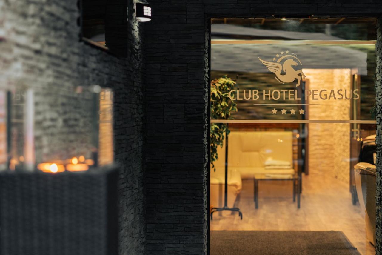 Club Hotel Pegasus Tiszaug Exteriör bild