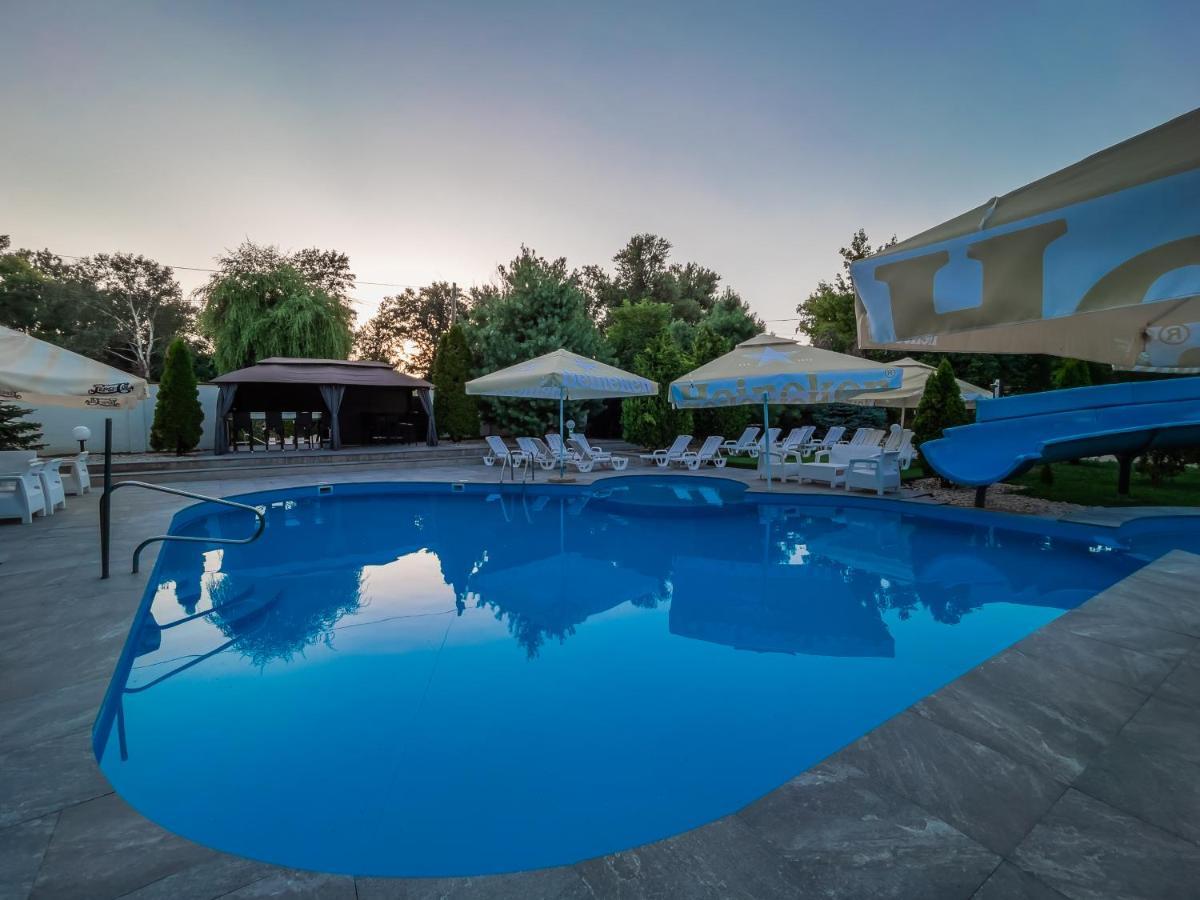 Club Hotel Pegasus Tiszaug Exteriör bild