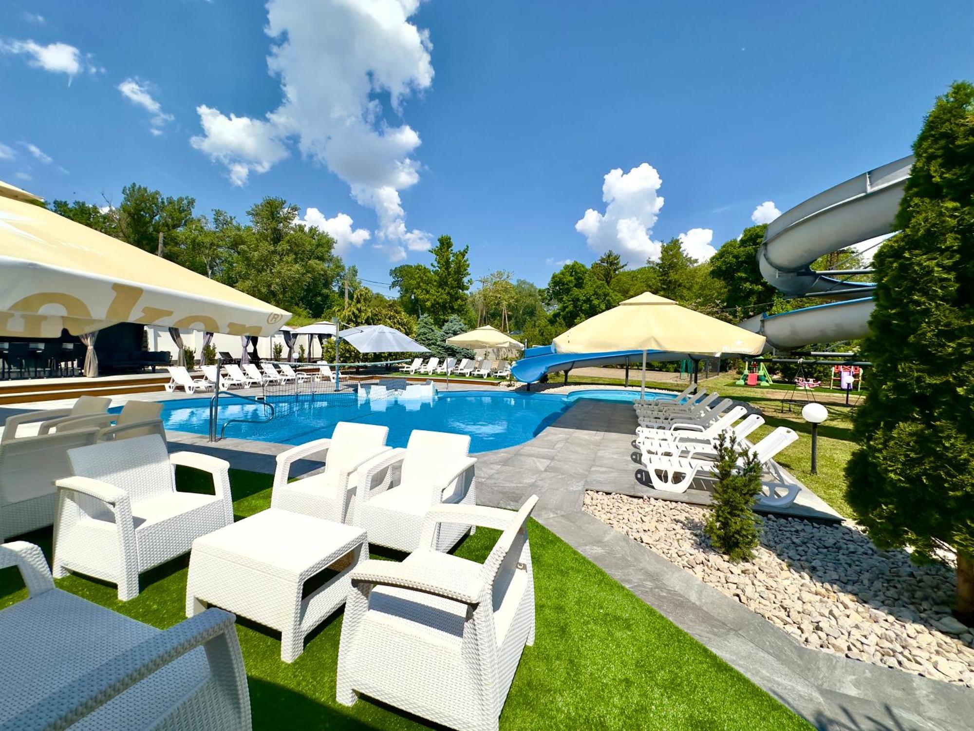 Club Hotel Pegasus Tiszaug Exteriör bild